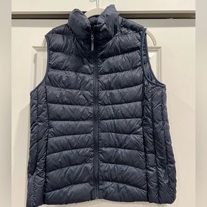 Uniqlo Ultra Light Down Vest XL